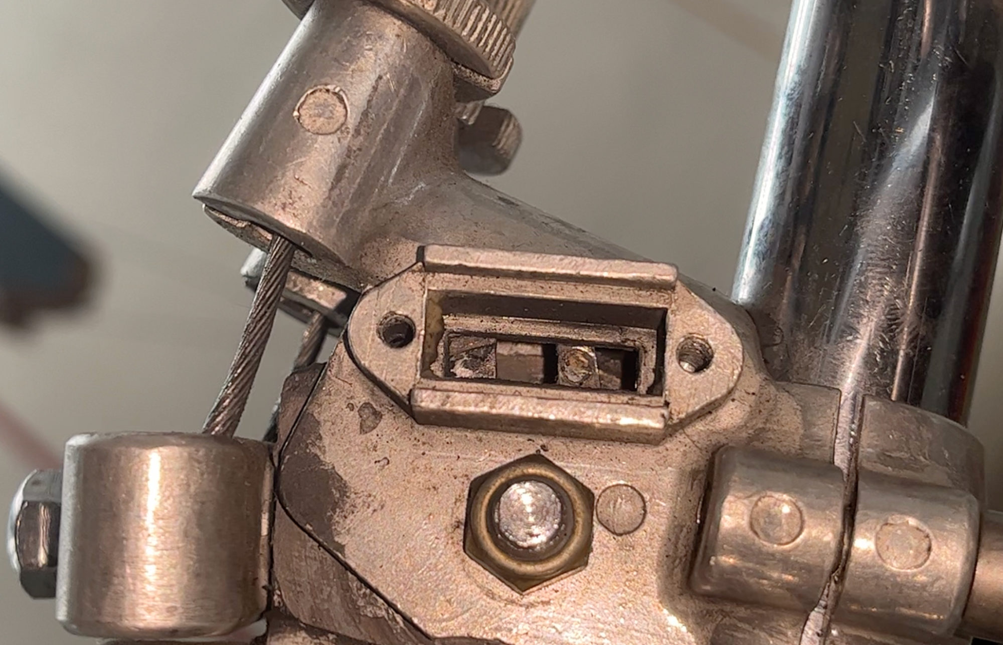 Dual brake lever - what brand is this? Dual brake lever - what brand is this?
